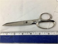 A.T. Tredway & Sons, Dubuque Iowa Scissors, 7”