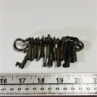 Lot Of Antique Skeleton Keys