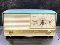 Vintage RCA Victor Radio Clock