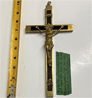 Crucifix lourd pour sa grandeur avec 2 raretés