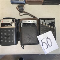3 handheld radios