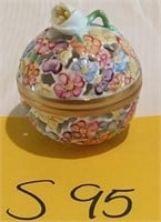 Q - HEREND HAND PAINTED TRINKET BOX (S95)