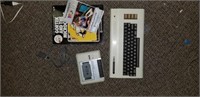 VINTAGE COMMODORE VIC 20 HOME COMPUTER PACKAGE