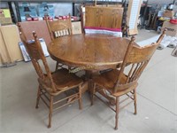 Oak, Clawfoot Table, 3 Chairs and 1 Leaf
