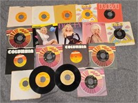 (18) Dolly Parton 45s