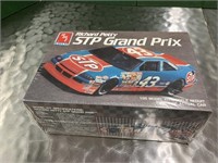 Richard Petty STP Grand Prix 1/25 Scale Model Kit