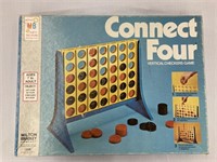 Vintage Connect Four Game in box 1977