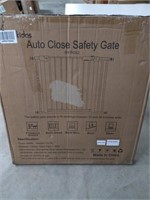Auto close safety gate