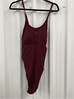 SIZE MEDIUM WOMENS ONE PIECE KNITTED SWIMSUIT