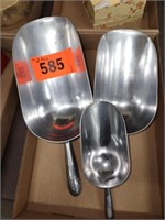 3 PC. WINCO METAL SCOOPS