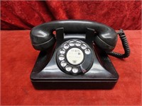 Vintage General System telephone. Black.