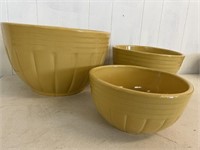 Roseville, OH bowls (set of 3-yellow)