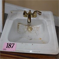 PORCELAIN SINK WITH BRASS FIXTURES