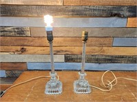 (2) CLEAR GLASS TABLE LAMPS (NO SHADES)