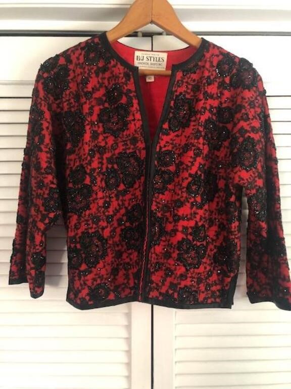 VINTAGE CLOTHING AUCTION - ENDING 4/2/2023