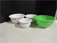 Three Corelle nesting bowls - 14 cup plastic bowl