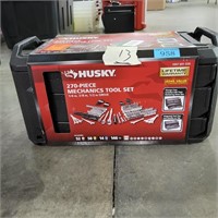 Husky 270pc mechanics tool set(one latch damaged)
