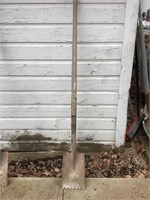 Contractors choice roofing shovel