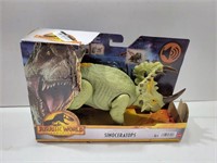 NEW Jurassic World Sinoceratops Toy