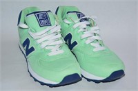 New Balance Green & Blue Size 8 Sneakers Shoes
