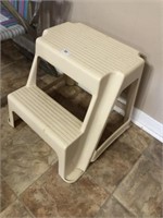 Rubbermaid Kitchen Step Stool