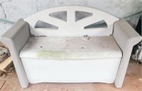 Rubbermaid Outdoor Patio Storage Bench