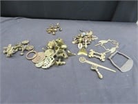 5 BAGS VARIOUS BRASS HARDWARE & ACCESSORY PIECES