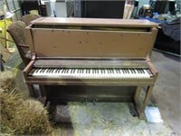 Howard Piano on Wheels