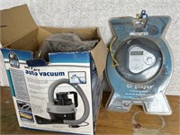 Wet / Dry Automotive Vacuum & Memorex CD Discman i