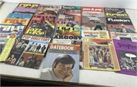 Large lot late1960/70s music/teen type magazines