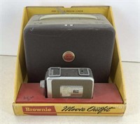 Vtg Brownie movie camera out fit in original