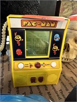PACMAN HAND HELD GAME