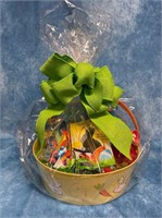 Child Easter basket with green bow