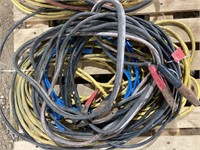 QUANTITY EXTENSION CORDS & SET OF BOOSTER CABLES