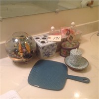 bathset, misc bathroom items