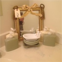 misc bathroom items