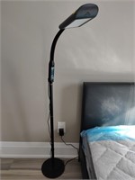 NEAT STANDING LAMP