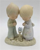 Precious Moments "Prayer Changes Things" Figurine