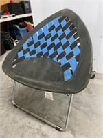 Fold up stretchy chair