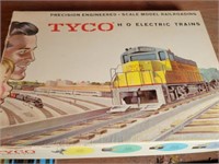 Vintage Tyco HO Train Set