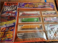 Vintage TYCO Silver Streak Nite Glow Set