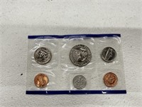 U.S Mint uncirculated 1992 coin set