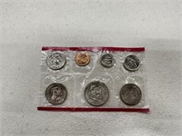 U.S Mint uncirculated 1981 coin set