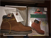 New Pair of Work Boots (S. 12)