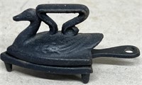 Swan handled iron and Trivet miniature