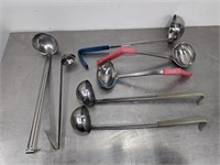 LOT OF STAINLESS STEEL SERVING LADLES