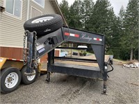 2004 HERITAGE 42' GOOSENECK TRAILER