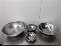 LOT OF 4 STAINLESS STEEL MIXING BOWLS 8/9/16/18"