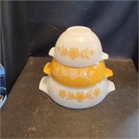 Pyrex Butterfly Gold Cinderella Stacking Bowls