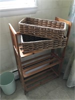 Small collapsible shelf and two baskets